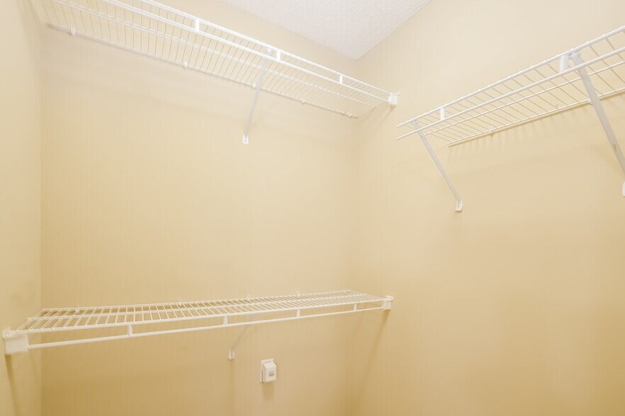 Building Photo - 6658 Raner Cove