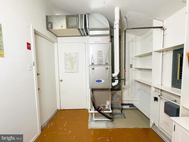 Building Photo - 3418 Medina Ln