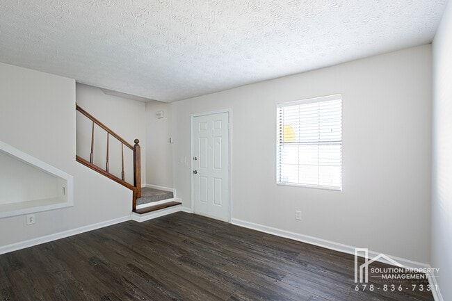 Building Photo - 5740 Old Gordon Rd