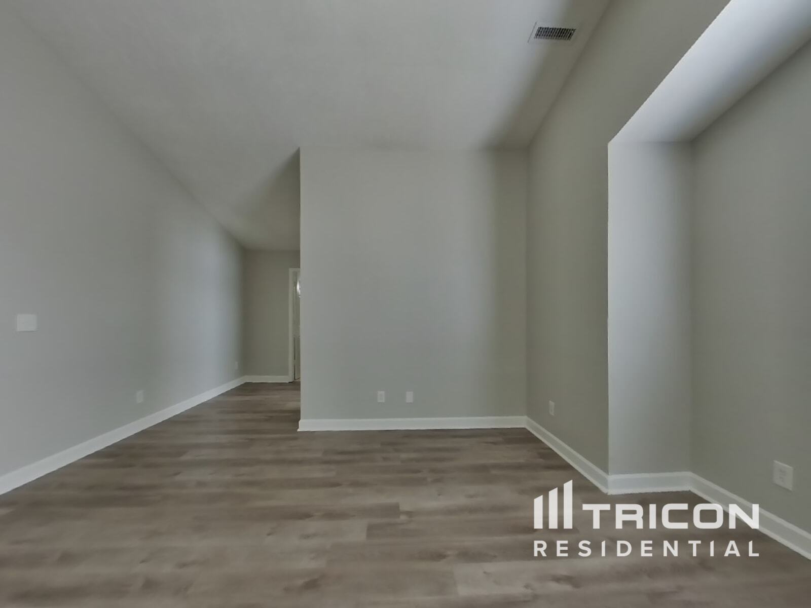 Building Photo - 645 Belgium Dr