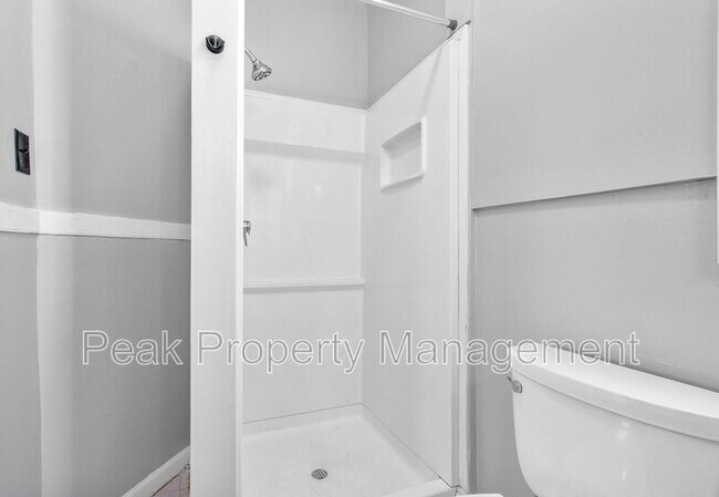 Building Photo - 2901 Ellwood Ave