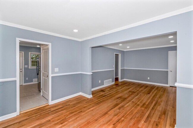 Building Photo - 2019 Knight Ct SE