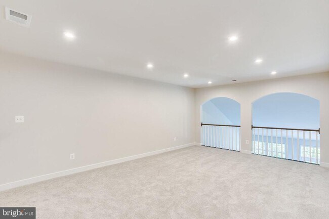 Building Photo - 2183 Hemlock Bay Rd