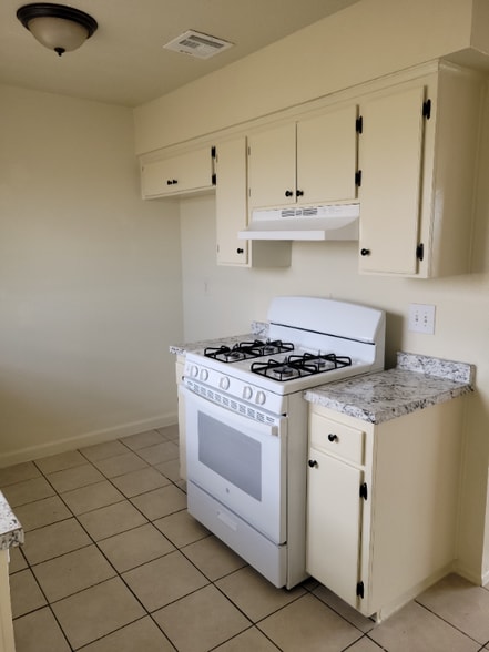 Building Photo - 15549 Barranca Way