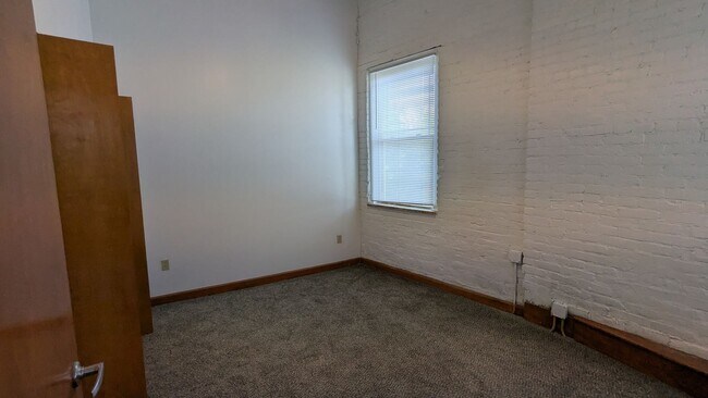 Building Photo - 2800 Mayfield Rd