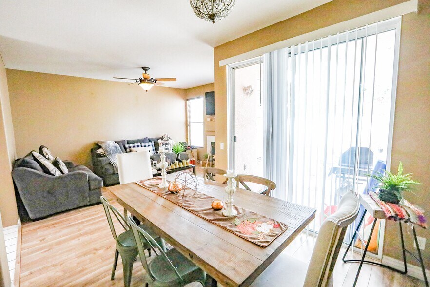 Building Photo - 401 Sanibelle Cir