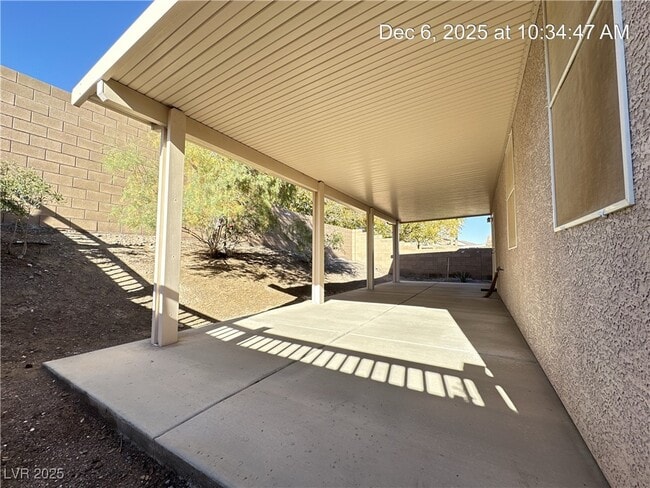 Building Photo - 1033 Fishing St