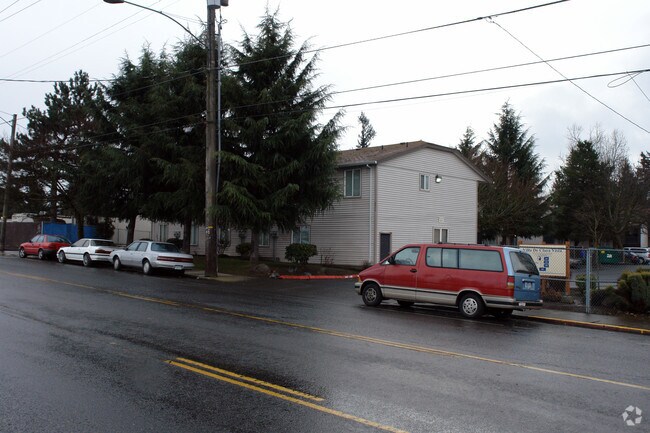 Primary Photo - 6936 NE Killingsworth St