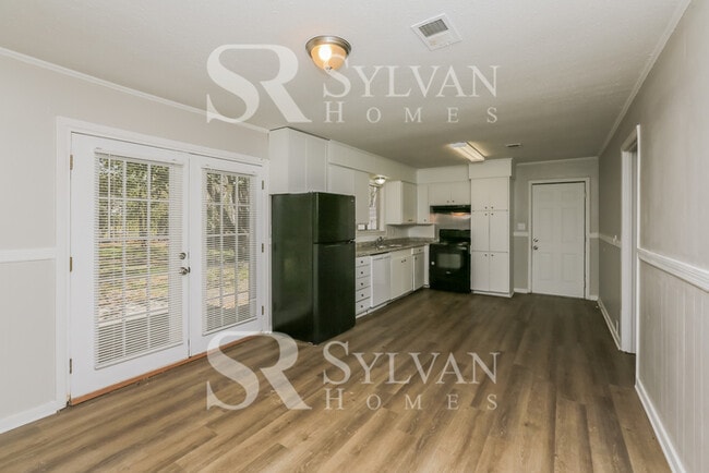 Building Photo - Coming HOME never felt so good!