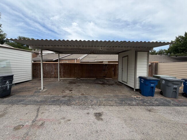 Building Photo - 13610 Brookgreen Dr