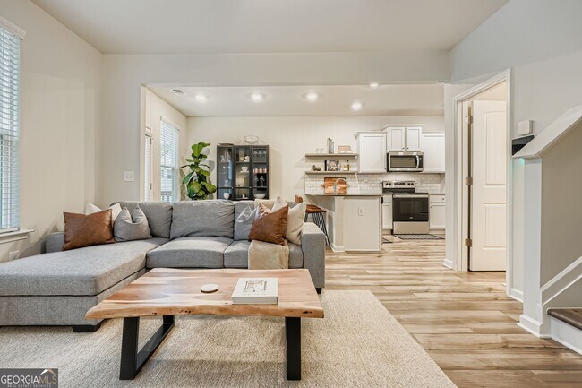 Building Photo - 4630 Blake Lp