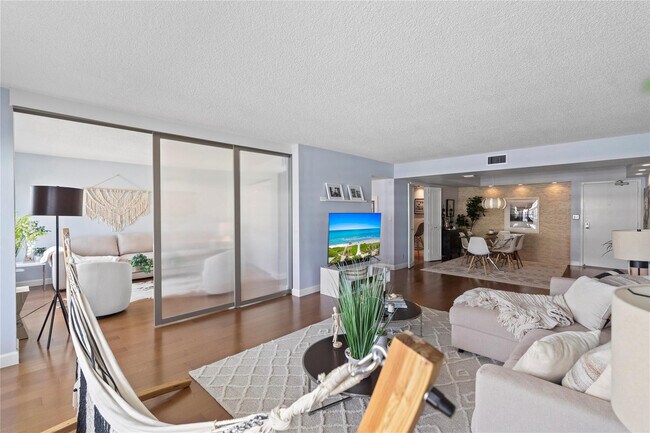 Building Photo - 3500 Galt Ocean Dr