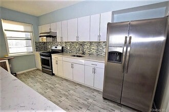 Building Photo - 42-10 50th Ave