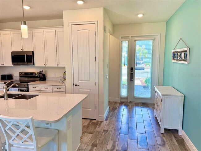 Building Photo - 2906 Castaway Ln