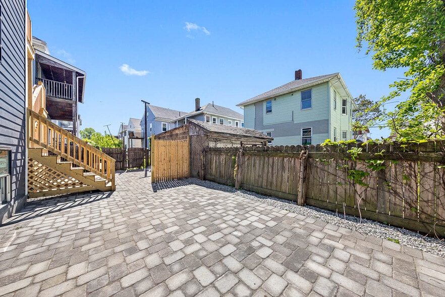 Building Photo - 72 Stanley Ave