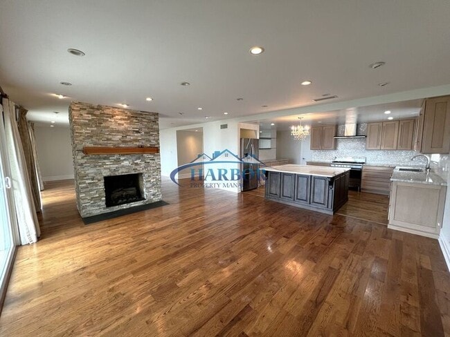 Building Photo - 32303 Phantom Dr