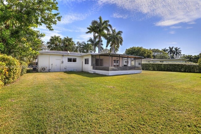 Building Photo - 8300 SW 61st Ave