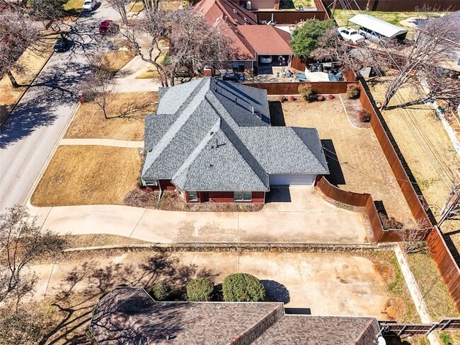 Building Photo - 2942 Woodland Hills Dr