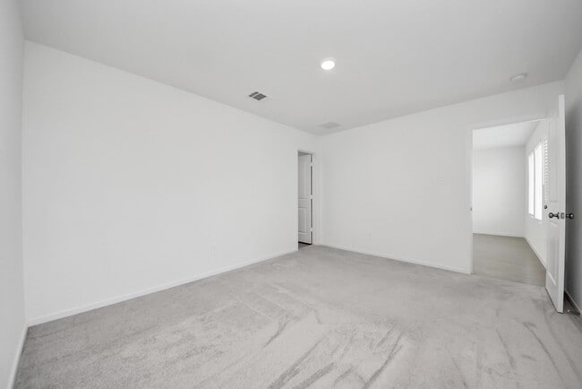 Building Photo - 248 Hazy Pnes Ln