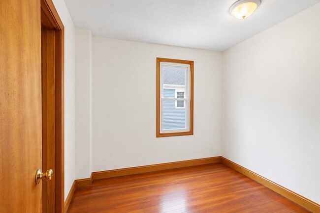Building Photo - 59 Woodville St