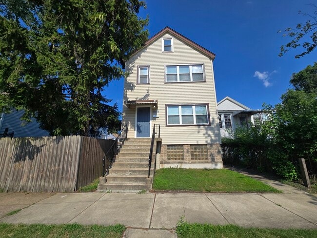 Primary Photo - 10653 S Mackinaw Ave