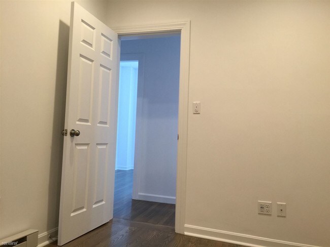 Building Photo - 2 br, 1 bath  - 19 Peterborough St Apt 17A