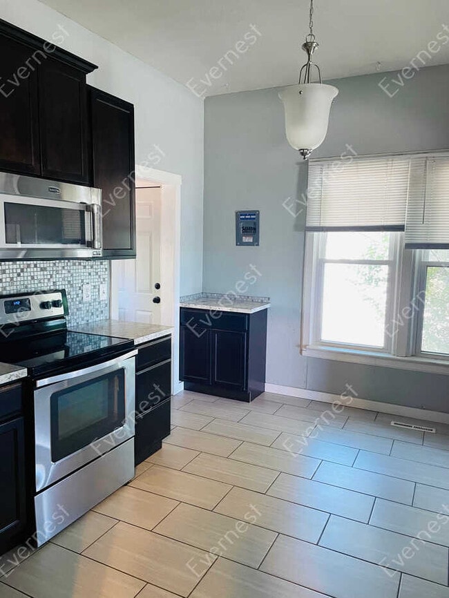 Building Photo - 111 Riverside Ave