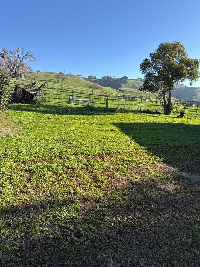 Building Photo - Single Story 3 Bedroom 2 Bath in Gilroy