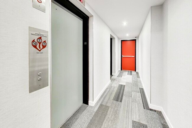 Building Photo - 1021 S State St