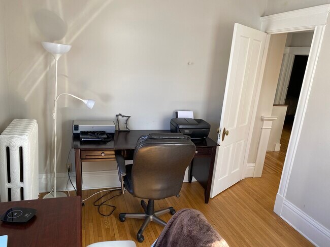 Building Photo - 2504 Girard Avenue South