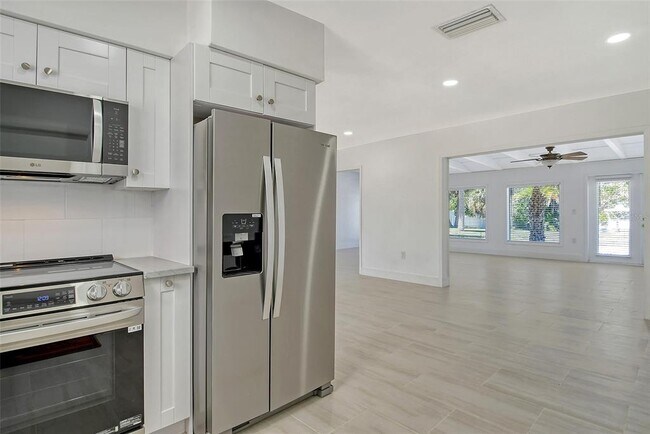 Building Photo - 913 Key Way