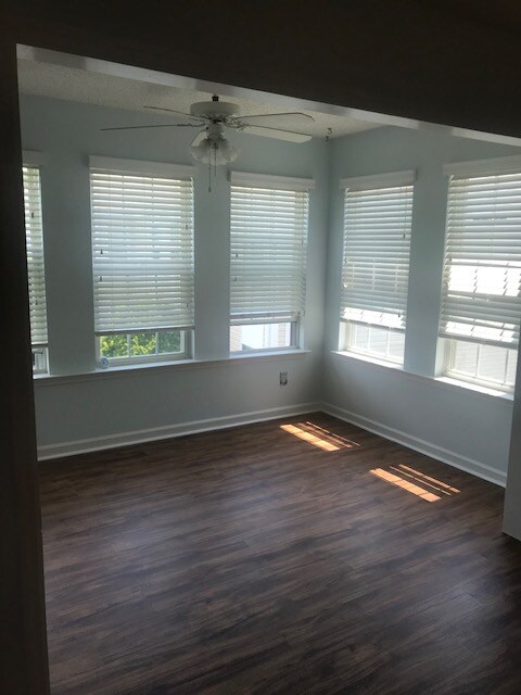 Building Photo - 8562 Hopkins Cir