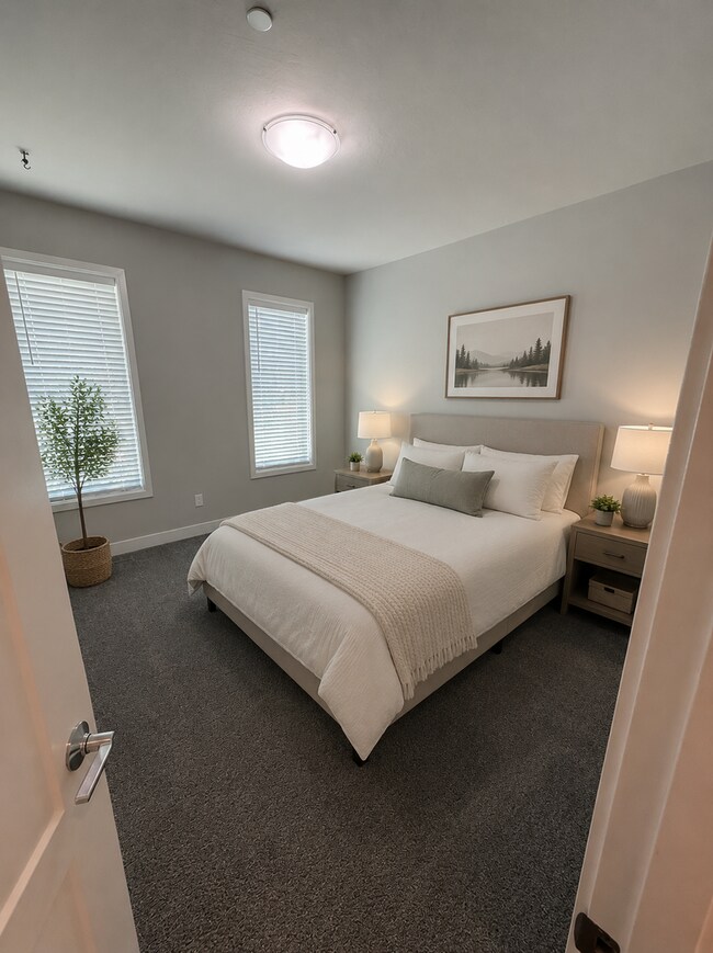 Building Photo - Three Bedroom Two Bath in West Village