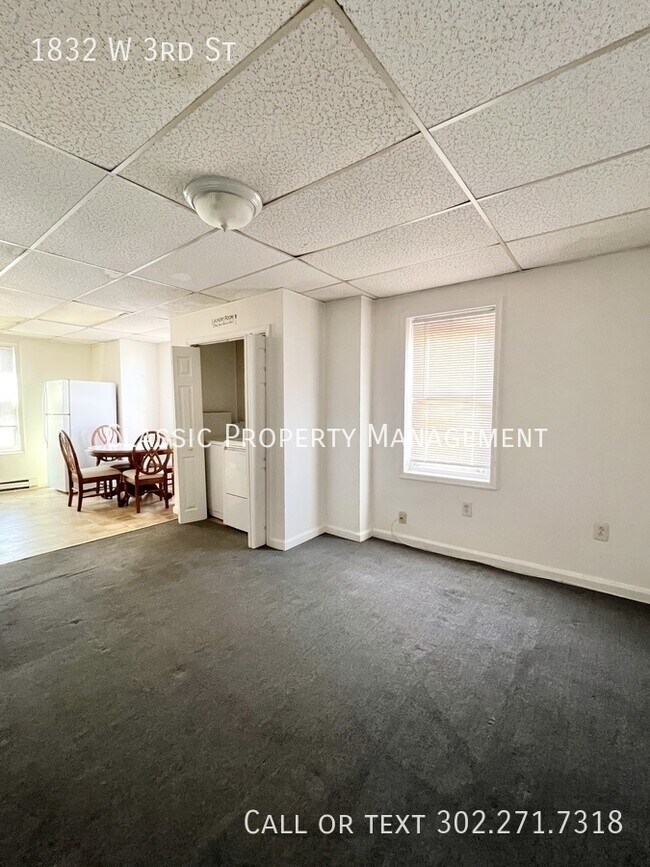 Building Photo - 1832 W 3rd St