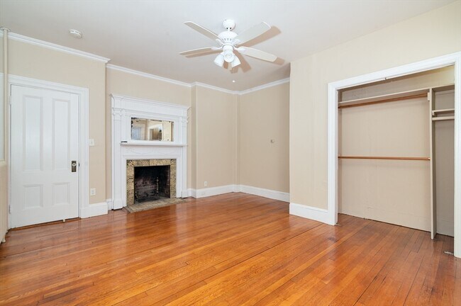 Building Photo - 11 French St