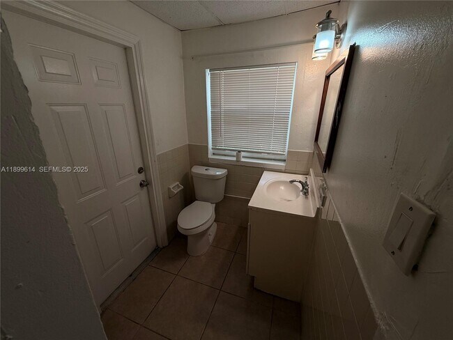 Building Photo - 1012 N 24th Ave