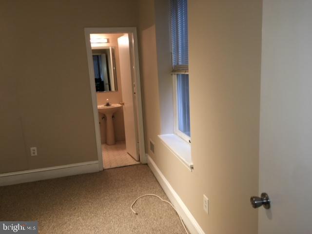 Building Photo - 1906 Fairmount Ave