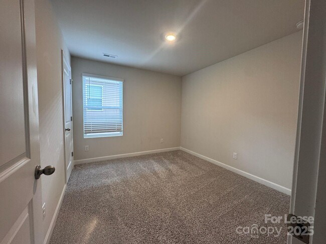 Building Photo - 125 Johns Cardinal Dr