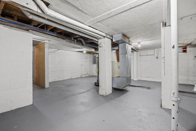 Building Photo - 109 S Attica Rd