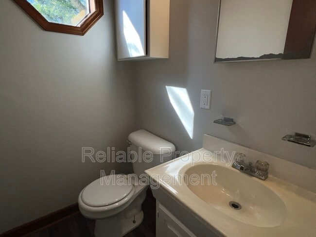 Building Photo - 103 Clay St