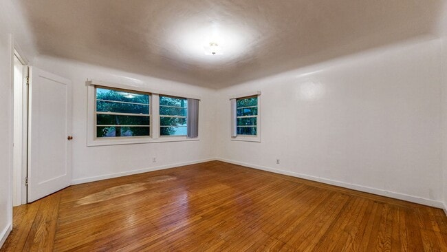 Building Photo - PURE Property Management -  Charming 2BR/1...