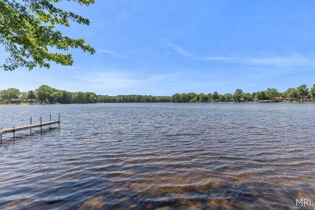 Building Photo - 8303 Cowan Lake Dr NE