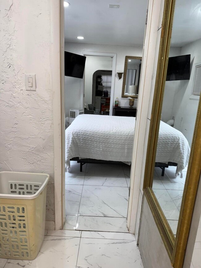 Building Photo - 3621 NW 3rd St