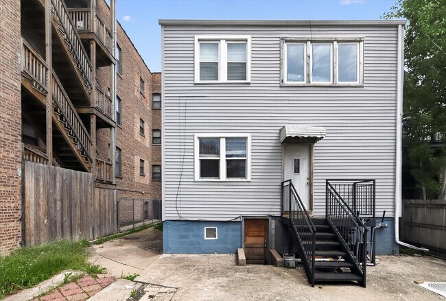 Building Photo - 3651 W Wabansia Ave