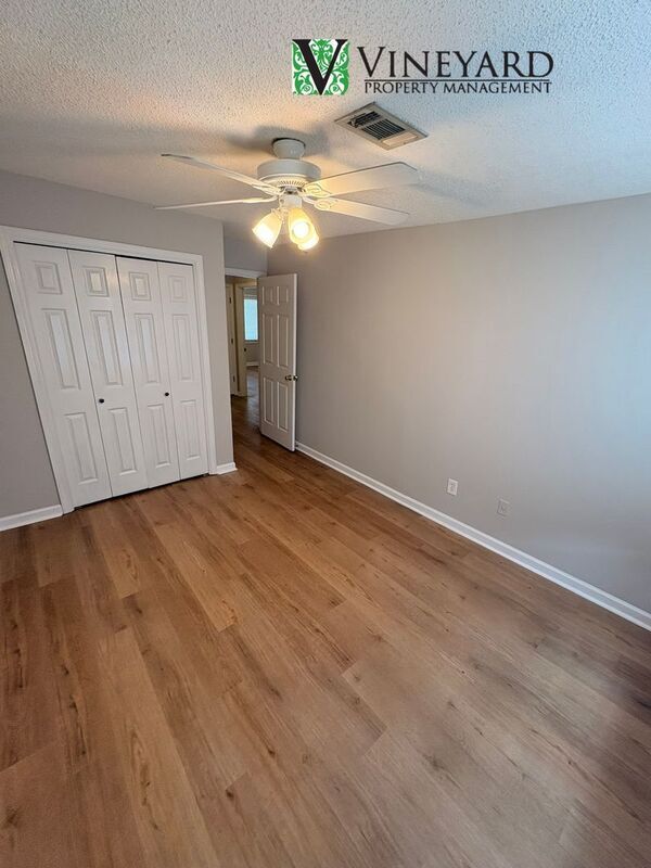 Building Photo - 6085 Sand Wedge Cir