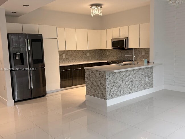 Building Photo - 8513 NW 109th Ct