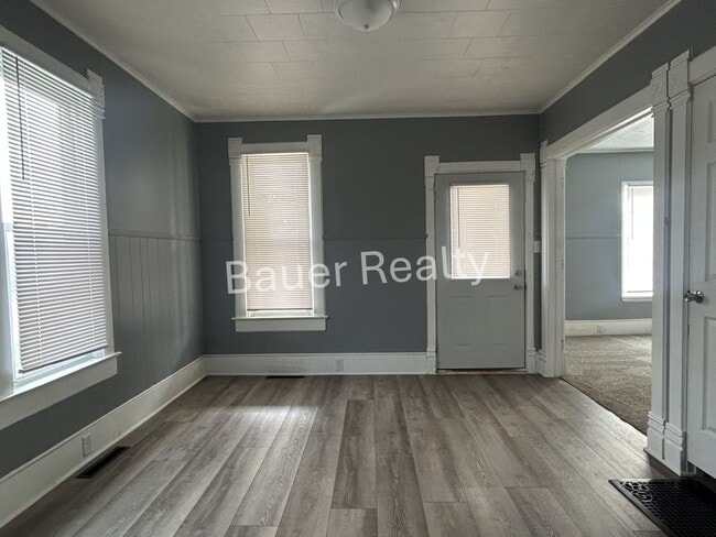Building Photo - 114 Dale Ave