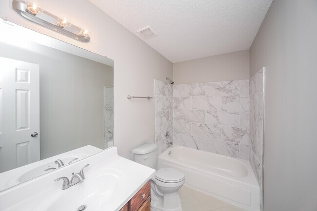 Building Photo - 4305 Satin Oak Cove