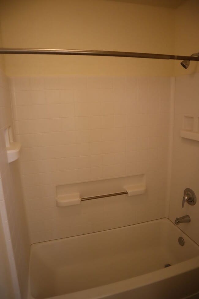 Building Photo - Cool Price, Hot Item!