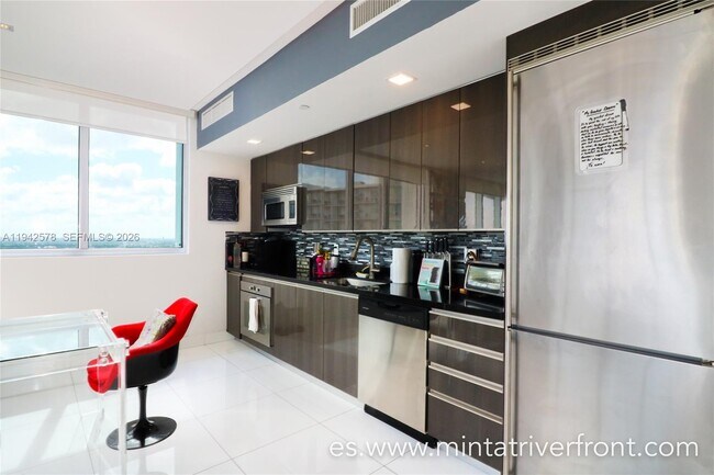 Building Photo - 92 SW 3rd St